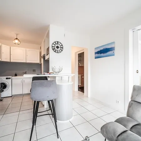 Fleur De Lys - Proche Centre Apartment *